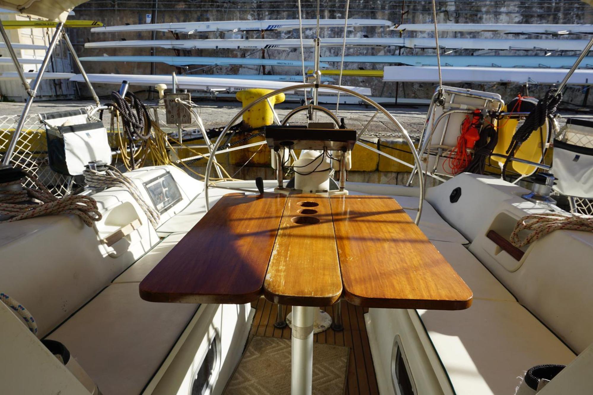 Gloria Sailing *