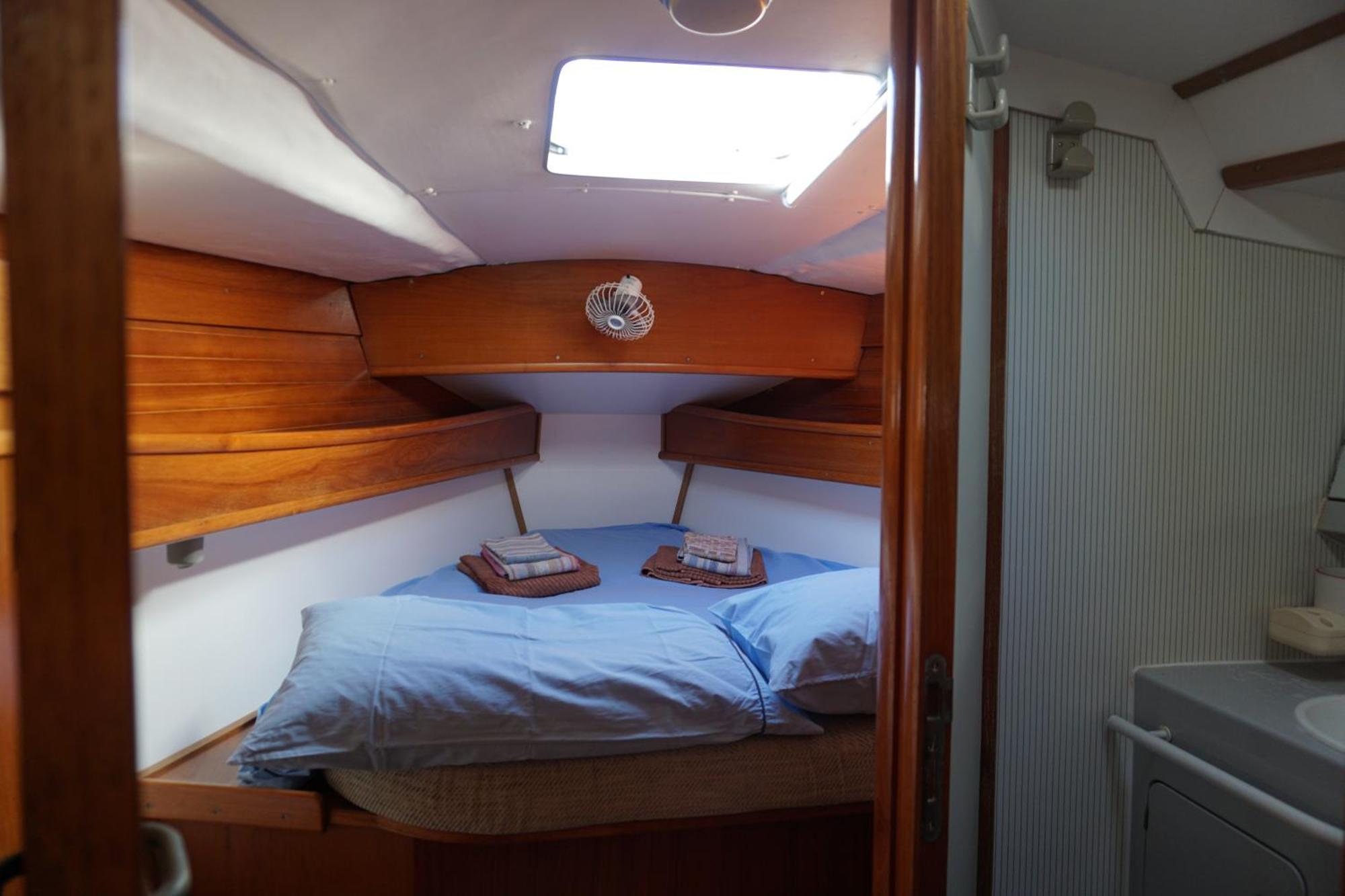 Gloria Sailing Botel Palermo