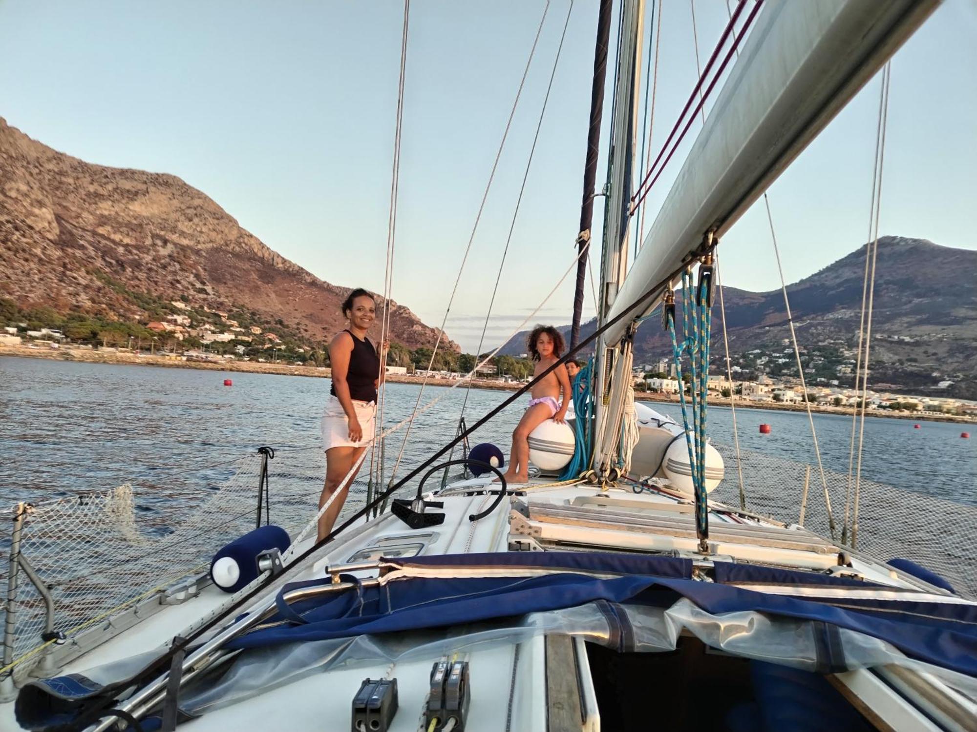 Gloria Sailing *